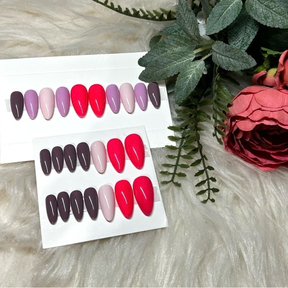 SALE!!!🚨🚨🚨Handmade Press on nails. 12 sizes, 24 nails.
